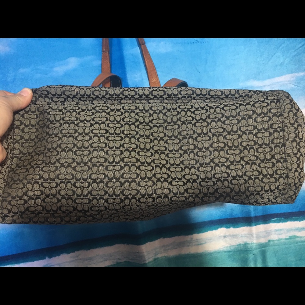 Coach large Tote black & brown. Side pockets needs - Picture 4 of 8